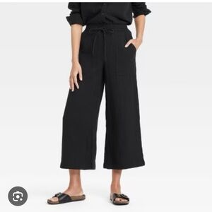 Universal Thread black cotton gauze cropped wide leg pants L